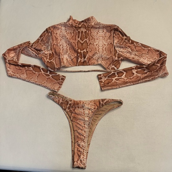 Haus of Pink Lemonaid - Picture 2 of 3